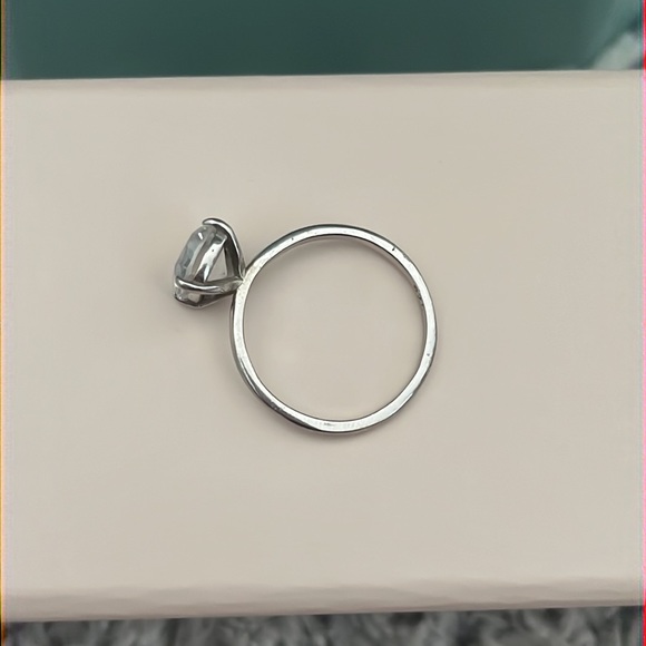 Everly Rings- Mila Ring - Picture 2 of 4